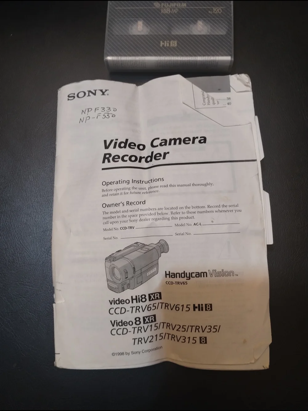 Vintage Sony Handycam CCD-TRV615 Hi-8 With Night Vision And Bag Charger Battery